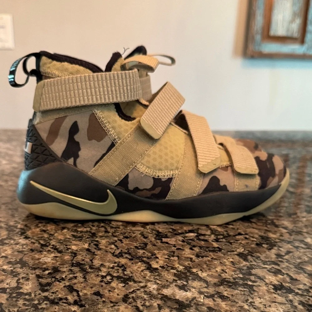 Nike LeBron Soldier High-Top Camo Sneakers EUC 6.5Y or 8 women’s
